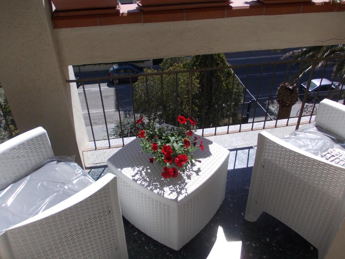 Domus Aurea Bed & Breakfast Oristano Exterior photo