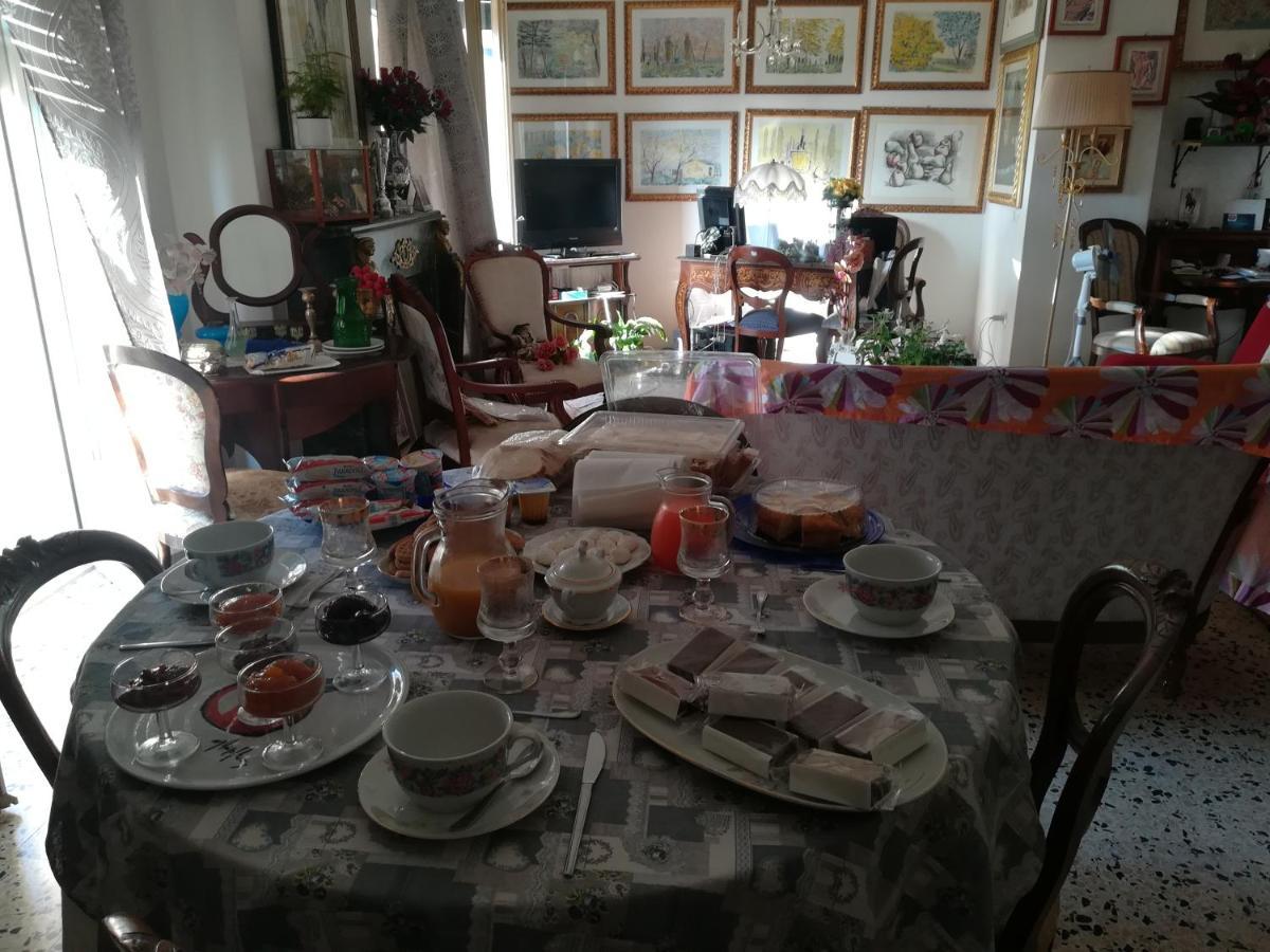 Domus Aurea Bed & Breakfast Oristano Exterior photo