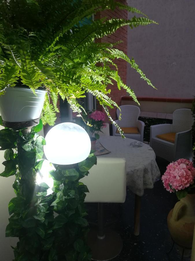 Domus Aurea Bed & Breakfast Oristano Exterior photo