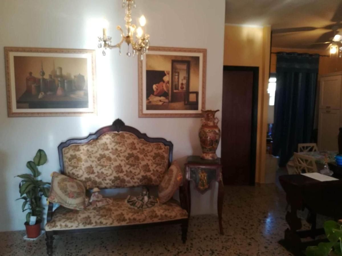 Domus Aurea Bed & Breakfast Oristano Exterior photo